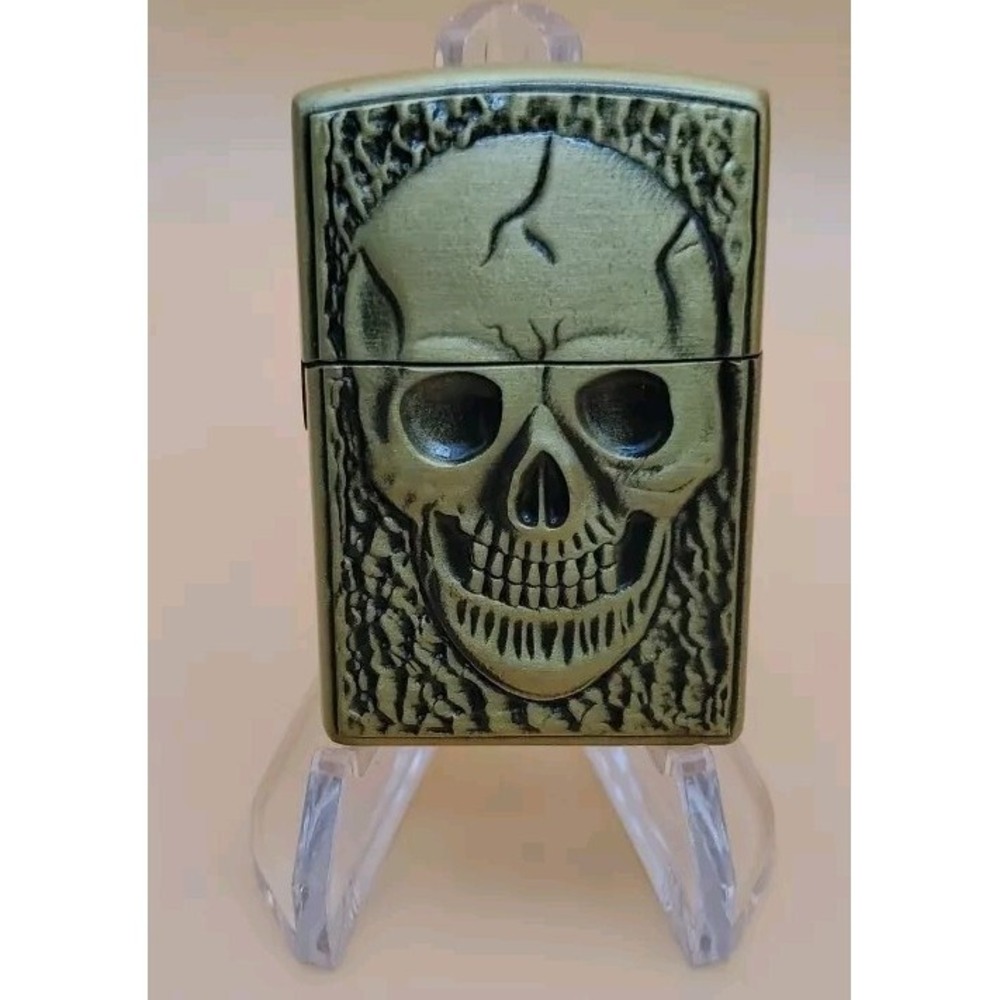 New Retro Butane Brass Tone 3D Skull Lighter, Soft Flame